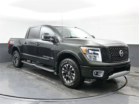 Used 2019 Nissan Titan PRO-4X w/ Pro-4x Convenience Package image 2