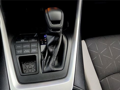 Certified 2023 Toyota RAV4 XLE w/ Convenience Package image 29