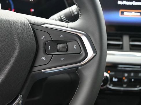 New 2026 Chevrolet Trax LT w/ Driver Confidence Package FWD image 32