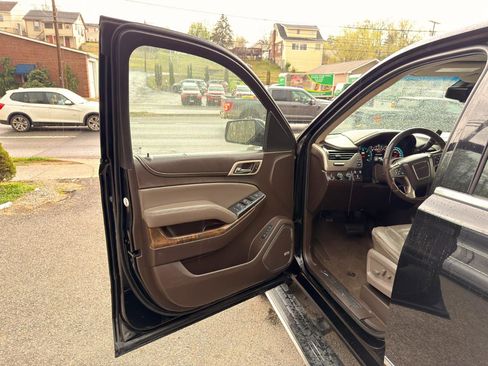 Used 2018 GMC Yukon XL Denali w/ Denali Ultimate Package image 10