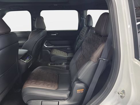 New 2026 Nissan Armada Platinum AWD/4WD image 14