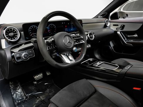 Used 2024 Mercedes-Benz CLA 35 AMG 4MATIC image 3