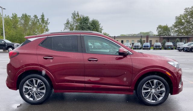 Used 2023 Buick Encore GX Select w/ Sport Touring Package FWD image 5
