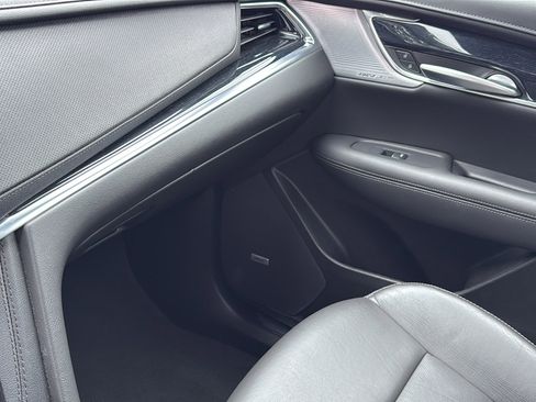 Certified 2025 Cadillac XT5 Premium Luxury image 27
