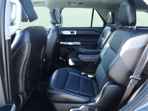 Used 2023 Ford Explorer Limited w/ Limited Technology Package AWD/4WD image 30