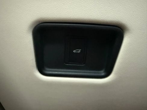 Used 2023 Land Rover Range Rover SE AWD/4WD image 32