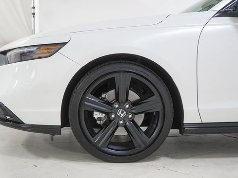 Used 2025 Honda Accord Sport image 16