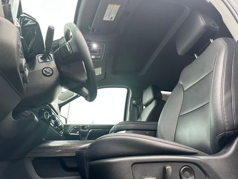 Used 2024 Chevrolet Silverado 1500 LTZ w/ Technology Package image 9