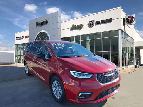 New 2026 Chrysler Pacifica Select image 1