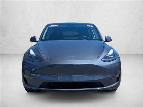 Used 2023 Tesla Model Y Long Range AWD/4WD image 2