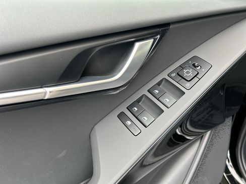 New 2026 Kia Niro Wind FWD image 17