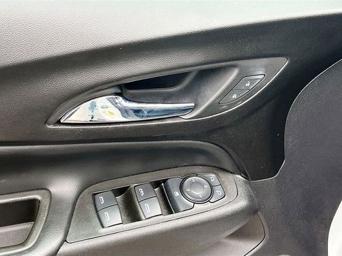 Used 2020 Chevrolet Equinox LT AWD/4WD image 17