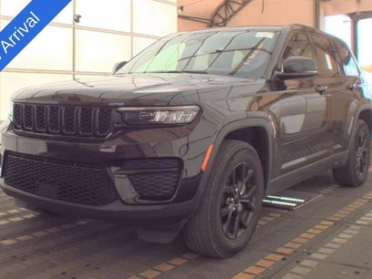 Used 2024 Jeep Grand Cherokee Altitude