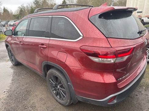 Used 2019 Toyota Highlander SE image 7