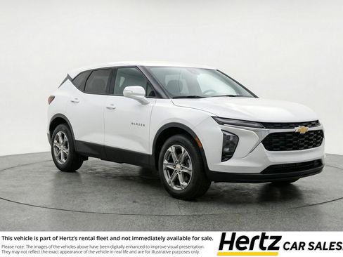 Used 2025 Chevrolet Blazer LT image 1