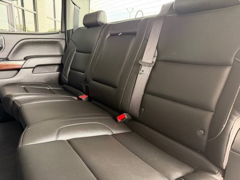 Used 2019 GMC Sierra 2500 SLT w/ Duramax Plus Package AWD/4WD image 25