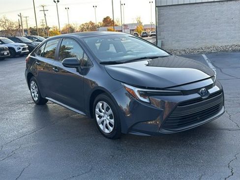 Used 2024 Toyota Corolla LE image 27
