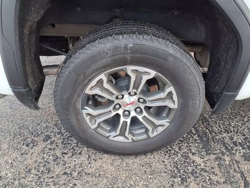 Used 2025 GMC Sierra 1500 SLT AWD/4WD image 51