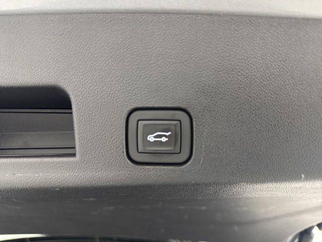 Used 2026 Chevrolet Traverse LT FWD image 29