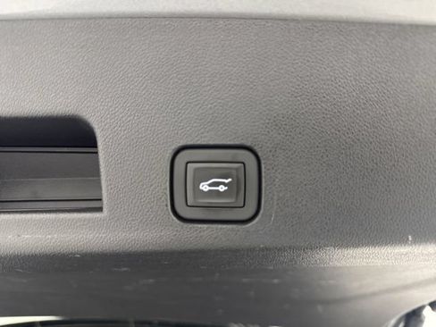 Used 2026 Chevrolet Traverse LT FWD image 29