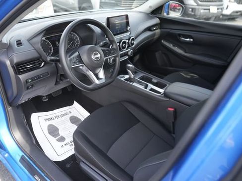 Used 2025 Nissan Sentra SV image 8