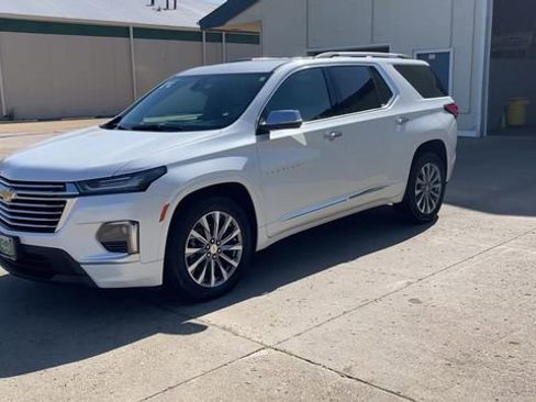 Used 2023 Chevrolet Traverse Premier AWD/4WD image 4