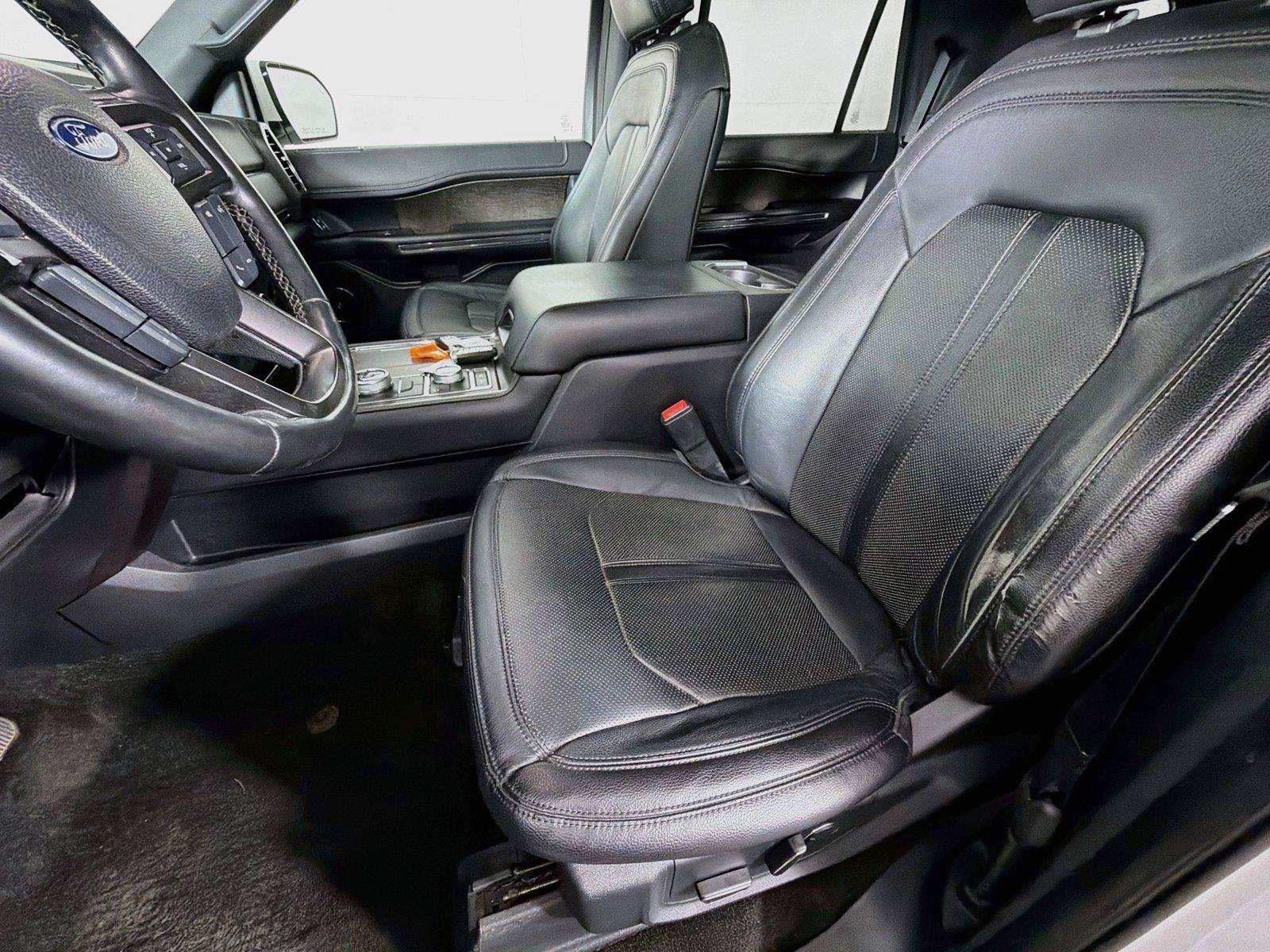 Used 2020 Ford Expedition Limited w/ Equipment Group 302A AWD/4WD image 3