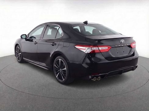 Used 2019 Toyota Camry XSE image 8