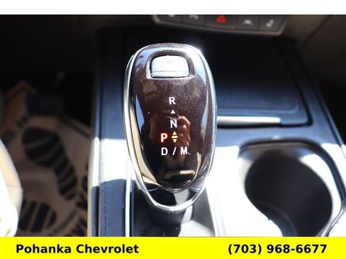 Used 2024 Cadillac XT4 Luxury w/ Cold Weather Package AWD/4WD image 17