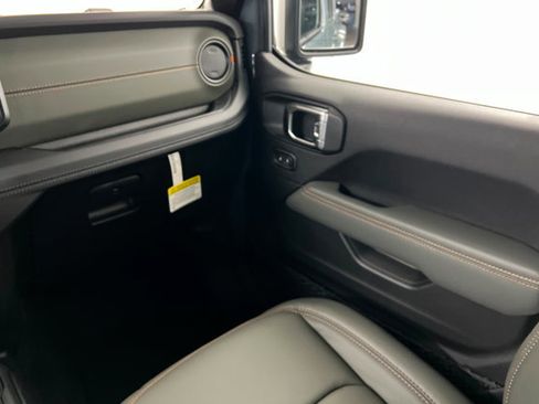 New 2026 Jeep Gladiator Mojave AWD/4WD image 10