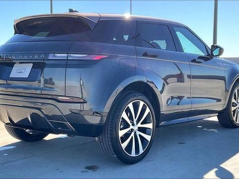Used 2025 Land Rover Range Rover Evoque Dynamic SE image 2