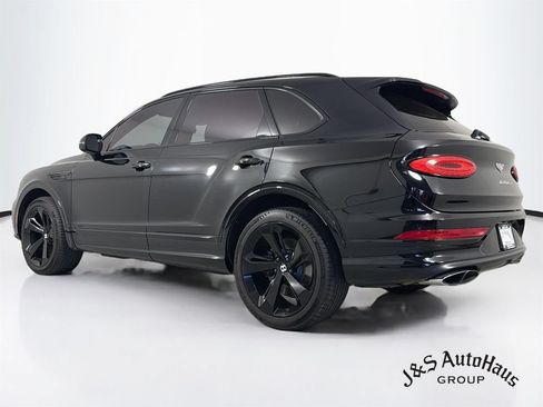 Used 2022 Bentley Bentayga AWD/4WD image 5
