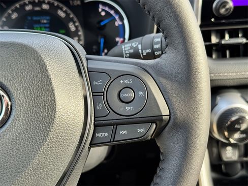New 2025 Toyota RAV4 XLE image 29