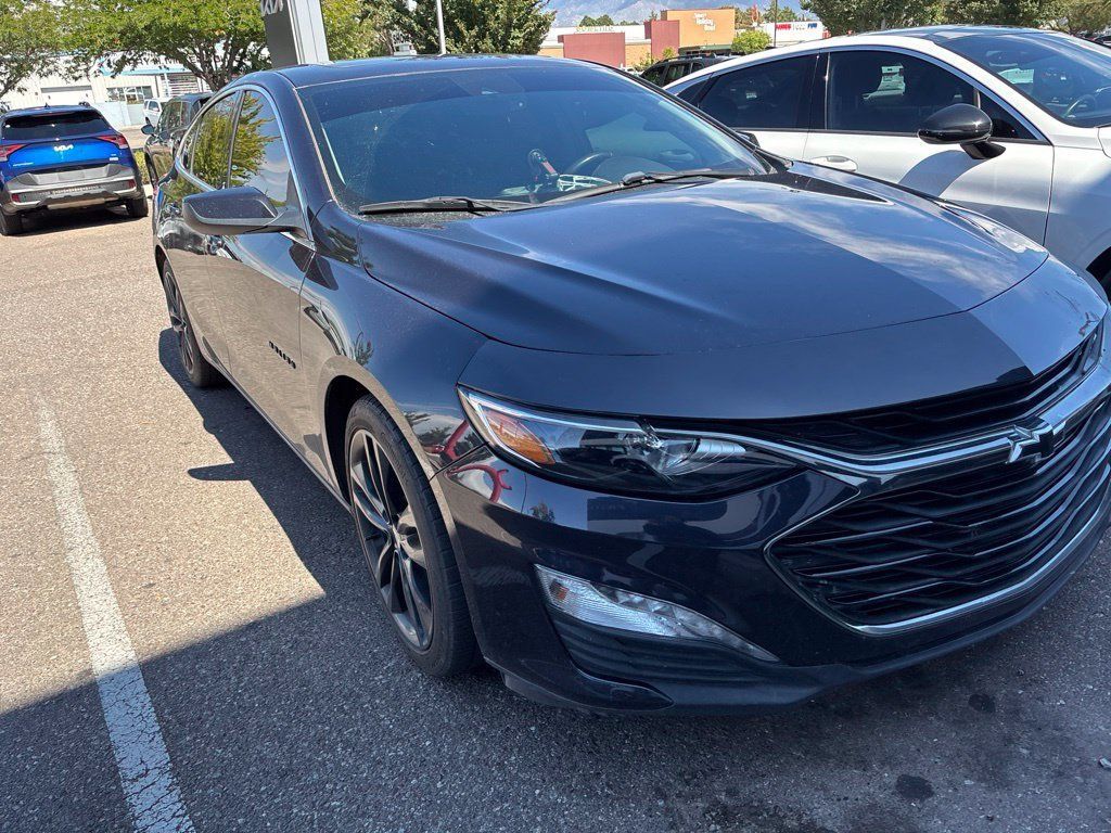 Used 2022 Chevrolet Malibu LT w/ Leather Package FWD image 1