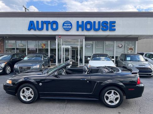 Used 2004 Ford Mustang Convertible RWD image 8