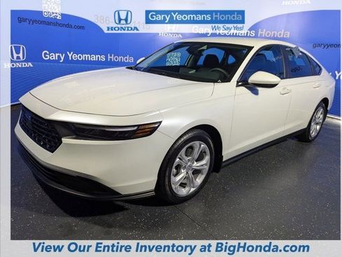 Certified 2025 Honda Accord LX image 11