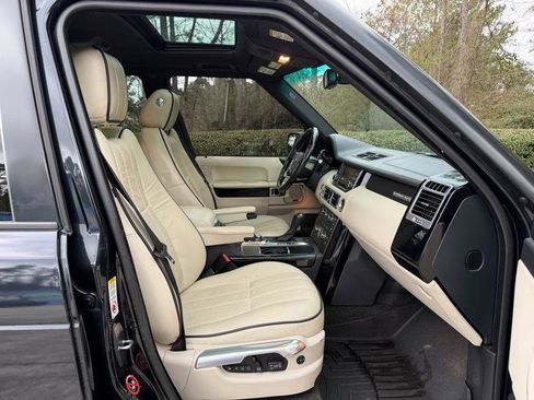 Used 2011 Land Rover Range Rover HSE LUX image 26