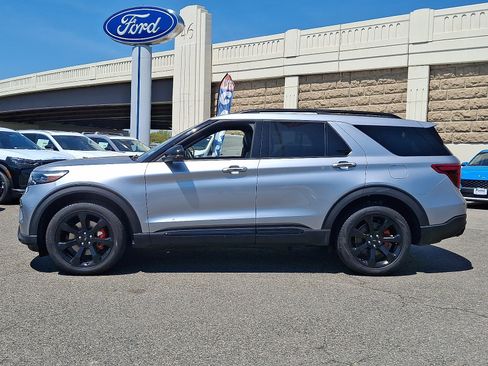 Used 2022 Ford Explorer ST w/ Equipment Group 401A AWD/4WD image 7