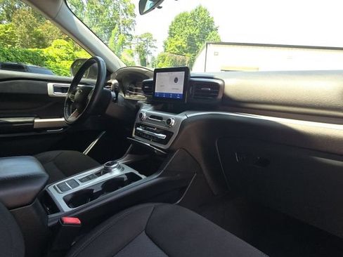 Used 2023 Ford Explorer XLT RWD image 23
