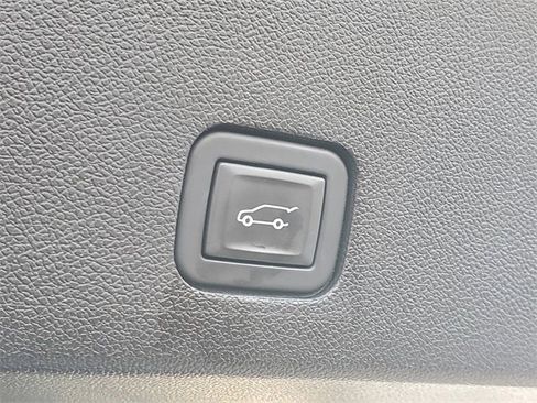 Certified 2023 Cadillac XT6 Sport w/ LPO, Floor Liner Package image 10