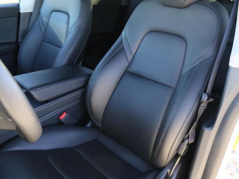 Used 2023 Tesla Model Y Long Range image 12