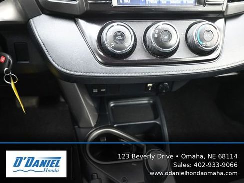 Used 2018 Toyota RAV4 LE w/ All Weather Liner Package AWD/4WD image 31