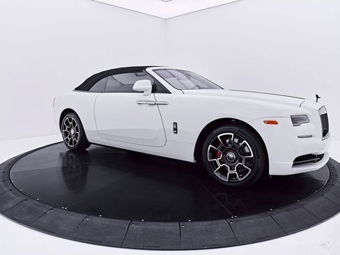 Used 2020 Rolls-Royce Dawn RWD image 18