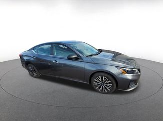 Used 2025 Nissan Altima 2.5 SV video 1