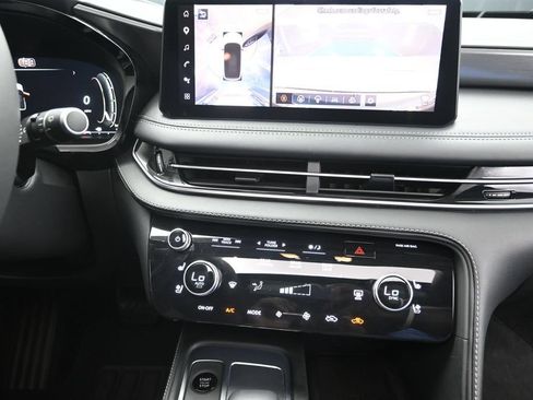 Certified 2026 INFINITI QX60 Luxe w/ Cargo Package AWD/4WD image 29