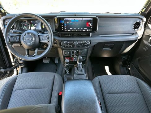 Used 2024 Jeep Wrangler Unlimited Rubicon 4xe AWD/4WD image 39