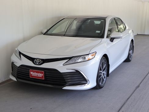 Used 2024 Toyota Camry XLE w/ Cold Weather Package AWD/4WD image 24