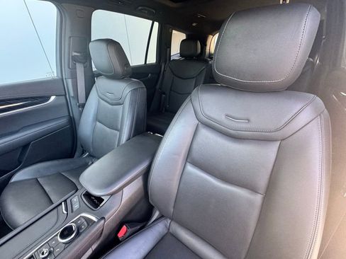 Used 2024 Cadillac XT6 Premium Luxury w/ LPO, Premium Carpet Package image 9