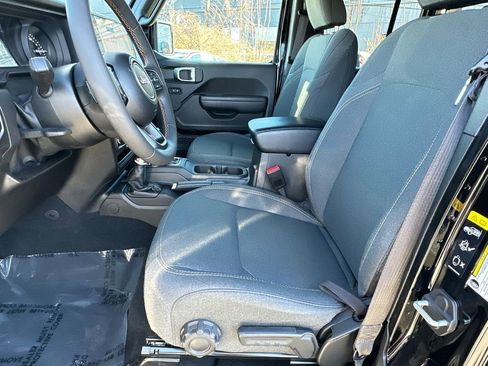 Used 2024 Jeep Wrangler Unlimited w/ Convenience Group image 20
