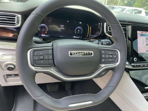 Used 2022 Jeep Wagoneer Series II w/ Premium Group I AWD/4WD image 14